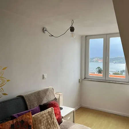 Terrace & River View Retreat Лиссабон