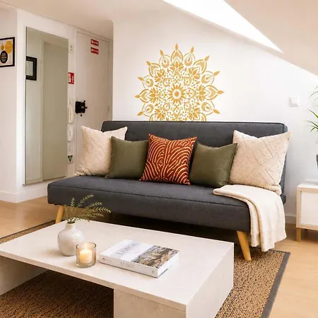 Terrace & River View Retreat Apartament