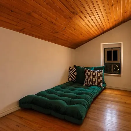 Terrace & River View Retreat *