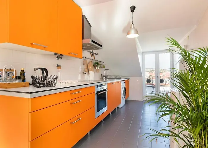 Terrace & River View Retreat Apartament