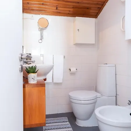 Apartment Terrace & River View Retreat Lisbon