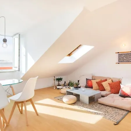 Apartment Terrace & River View Retreat Lisbon