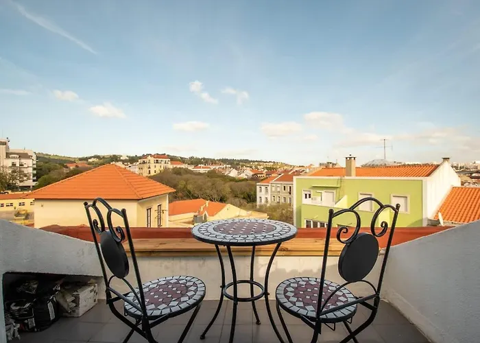 Terrace & River View Retreat Apartment Lisbon